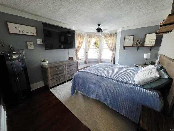 $164,900 | 829 North Michigan Street, Plymouth, IN 46563