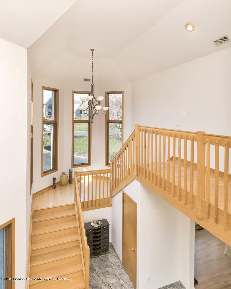 39 Rivers Edge Drive Colts Neck, NJ 07722 - Photo 17 of 45 39 Rivers Edge Dr Colts Neck-large-028-1