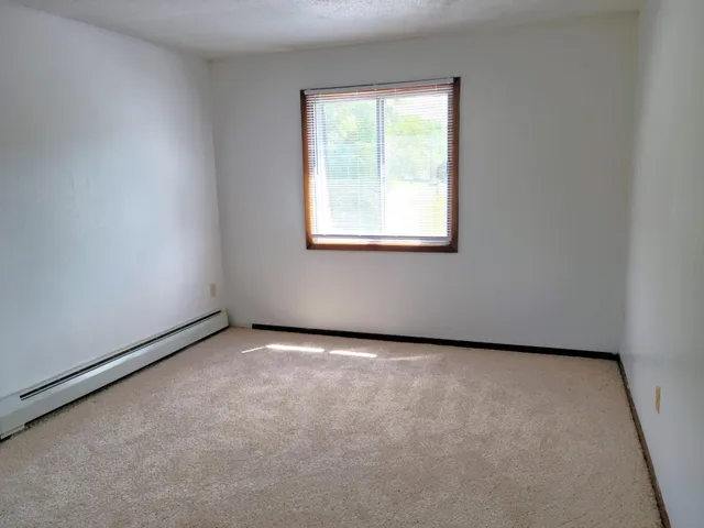 $985 | 415 South Wasson Lane, Unit 202, River Falls, WI 54022