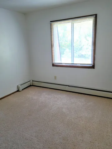 $985 | 415 South Wasson Lane, Unit 202, River Falls, WI 54022