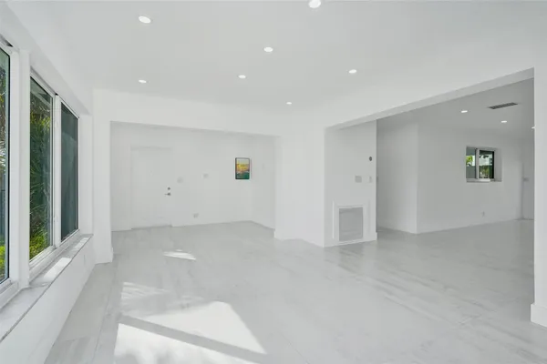 $4,800 | 1960 Southeast 5th Court, Pompano Beach, FL 33060