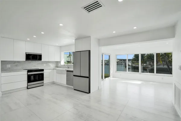 $4,800 | 1960 Southeast 5th Court, Pompano Beach, FL 33060