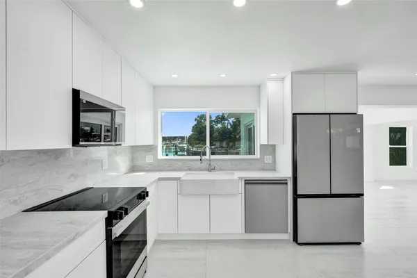 $4,800 | 1960 Southeast 5th Court, Pompano Beach, FL 33060