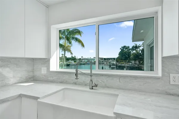 $4,800 | 1960 Southeast 5th Court, Pompano Beach, FL 33060