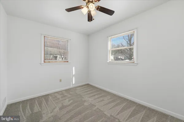 a view of empty room with window