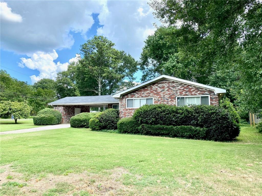 It's cute, but it's mighty! So much yard, and so much living space!
