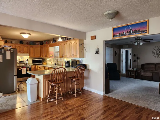 $285,000 | 15766 East Tilton Road, Ina, IL 62846