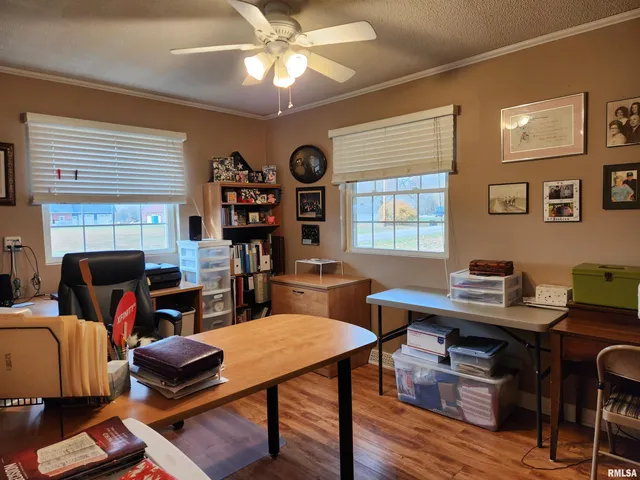 $285,000 | 15766 East Tilton Road, Ina, IL 62846