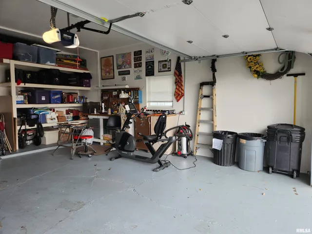 $285,000 | 15766 East Tilton Road, Ina, IL 62846