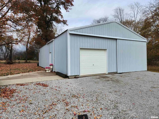 $285,000 | 15766 East Tilton Road, Ina, IL 62846