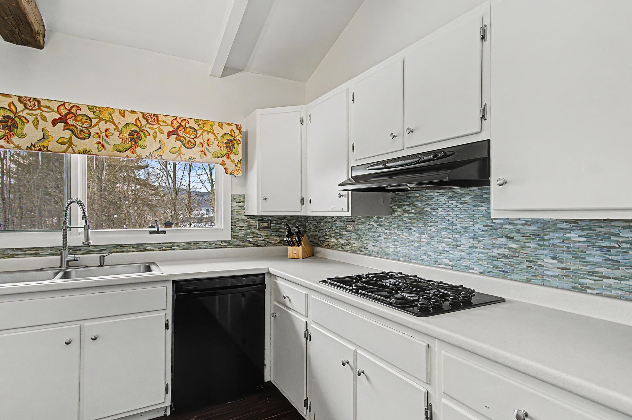 221 Brush Hill Road Stowe, VT 05672 - Photo 13 of 40