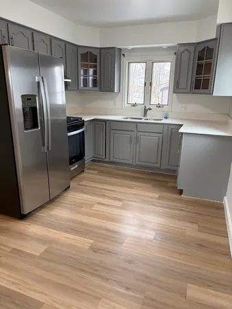 $1,300 | 310 Prairie Street, Ottawa, IL 61350