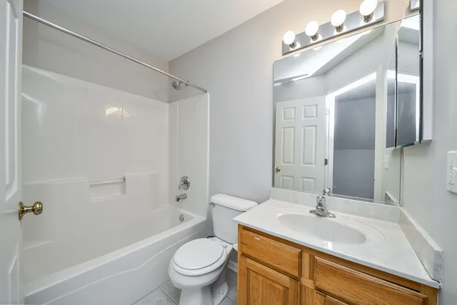 $369,000 | 141 River Mist Drive, Oswego, IL 60543