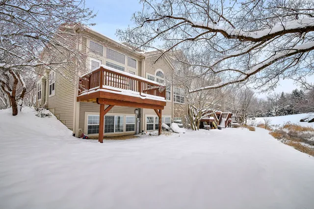 $369,000 | 141 River Mist Drive, Oswego, IL 60543