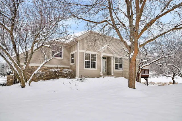 $369,000 | 141 River Mist Drive, Oswego, IL 60543