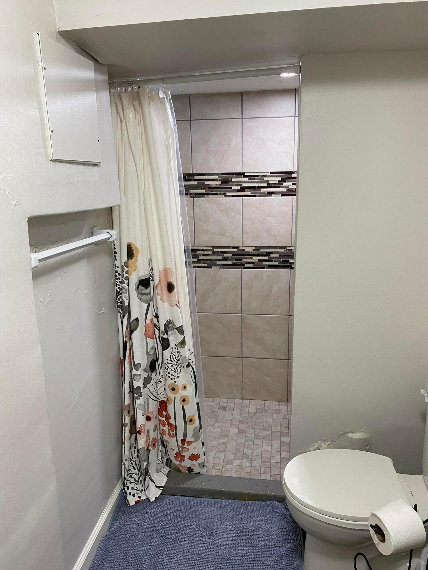 2130 Case Road Columbus, OH 43224 - Photo 31 of 39 32 - Basement Bath - 1