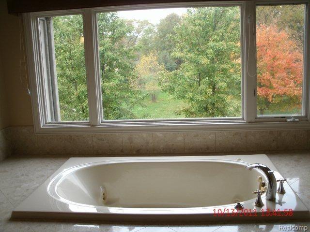 560 Whims Lane Rochester, MI 48306 - Photo 20 of 25 GEDC2809