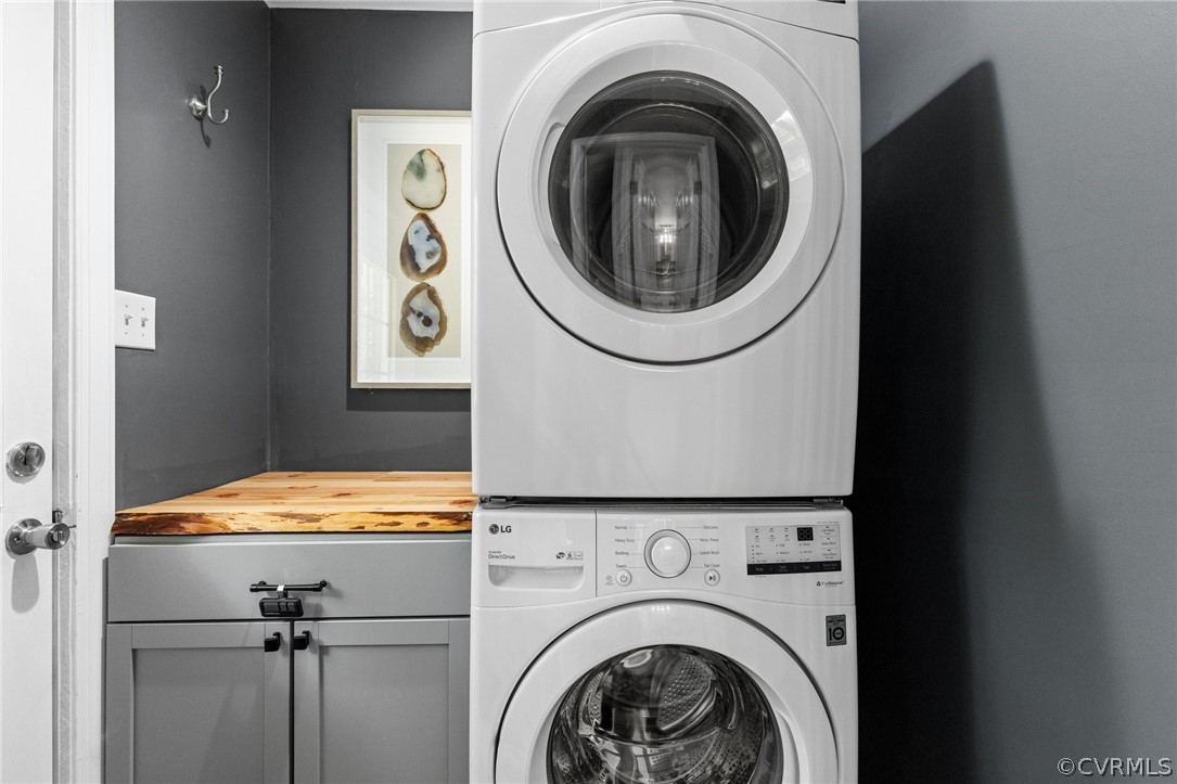6286 McClellan Road Mechanicsville, VA 23111 - Photo 22 of 29 a utility room with dryer and washer