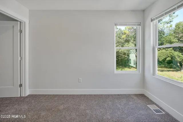 $1,075,000 | 2866 Worth Drive, Wilmington, NC 28412