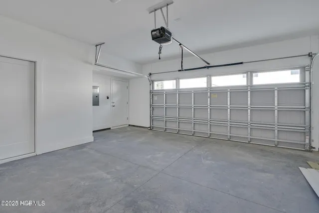 $1,075,000 | 2866 Worth Drive, Wilmington, NC 28412