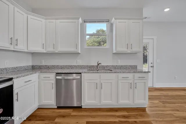 $1,075,000 | 2866 Worth Drive, Wilmington, NC 28412