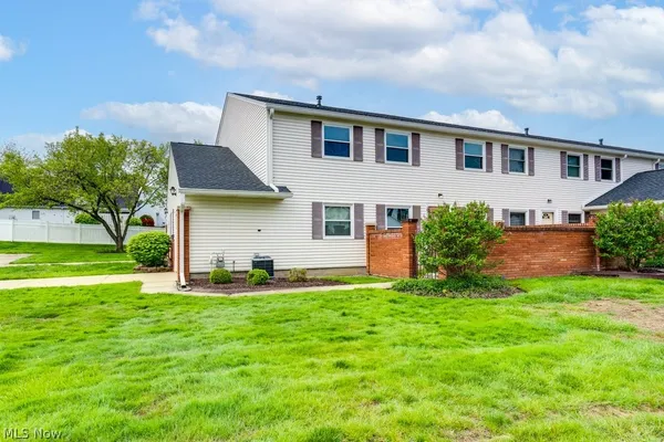 $150,000 | 58 New Castle Lane, Mentor, OH 44060