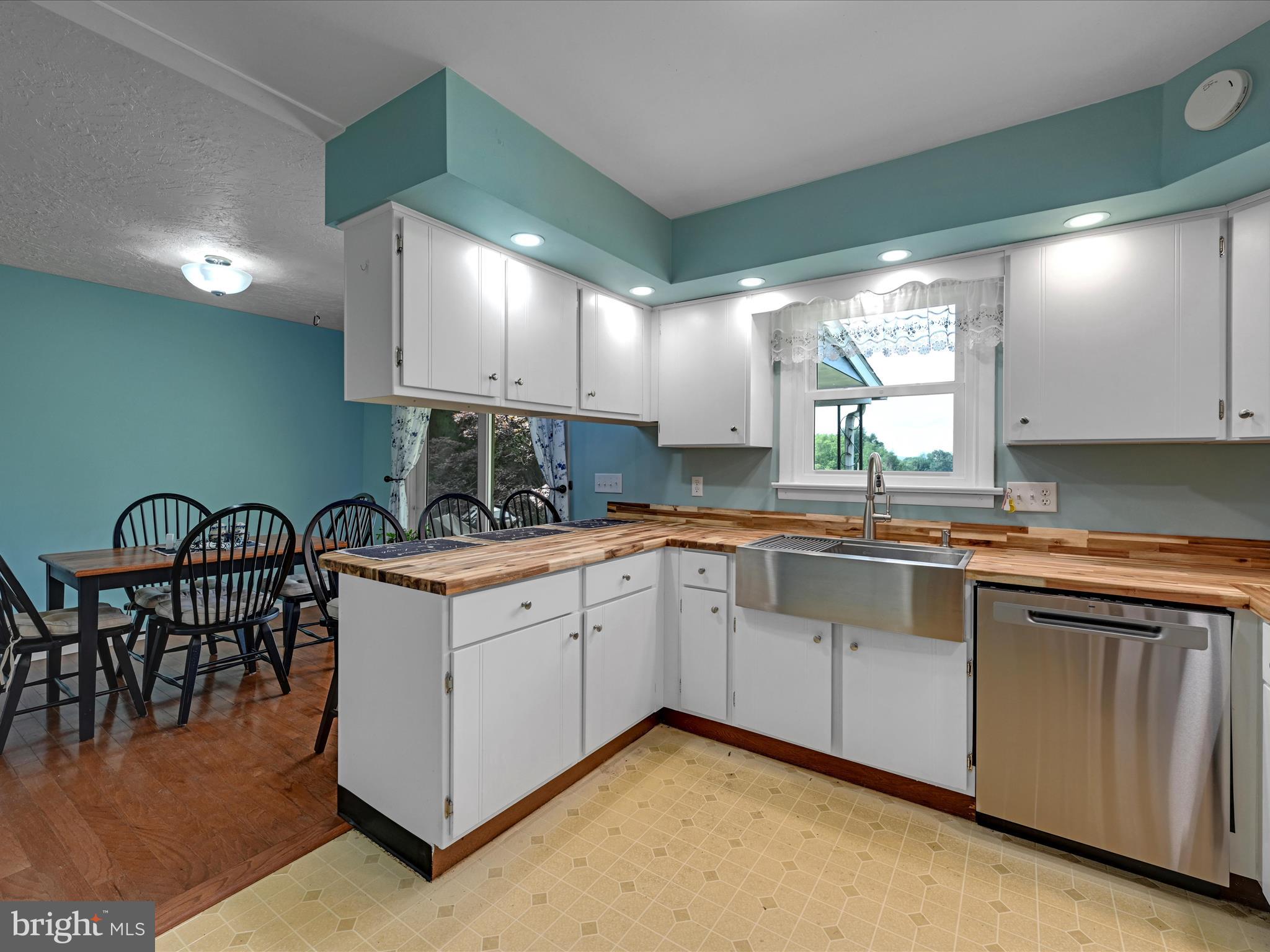 5800 Yorkana Road York, PA 17406 - Photo 11 of 30 Kitchen