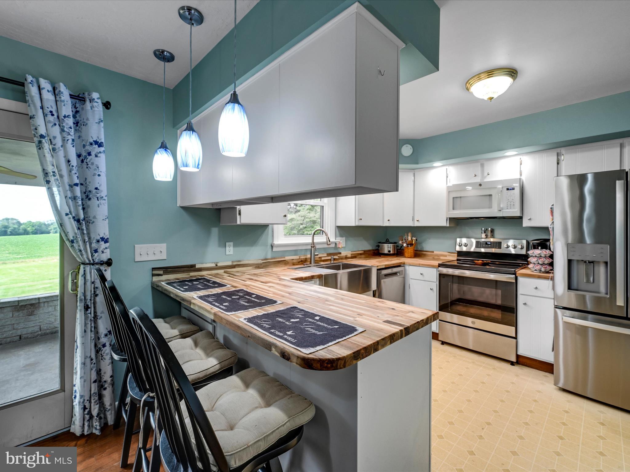 5800 Yorkana Road York, PA 17406 - Photo 12 of 30 Breakfast Bar