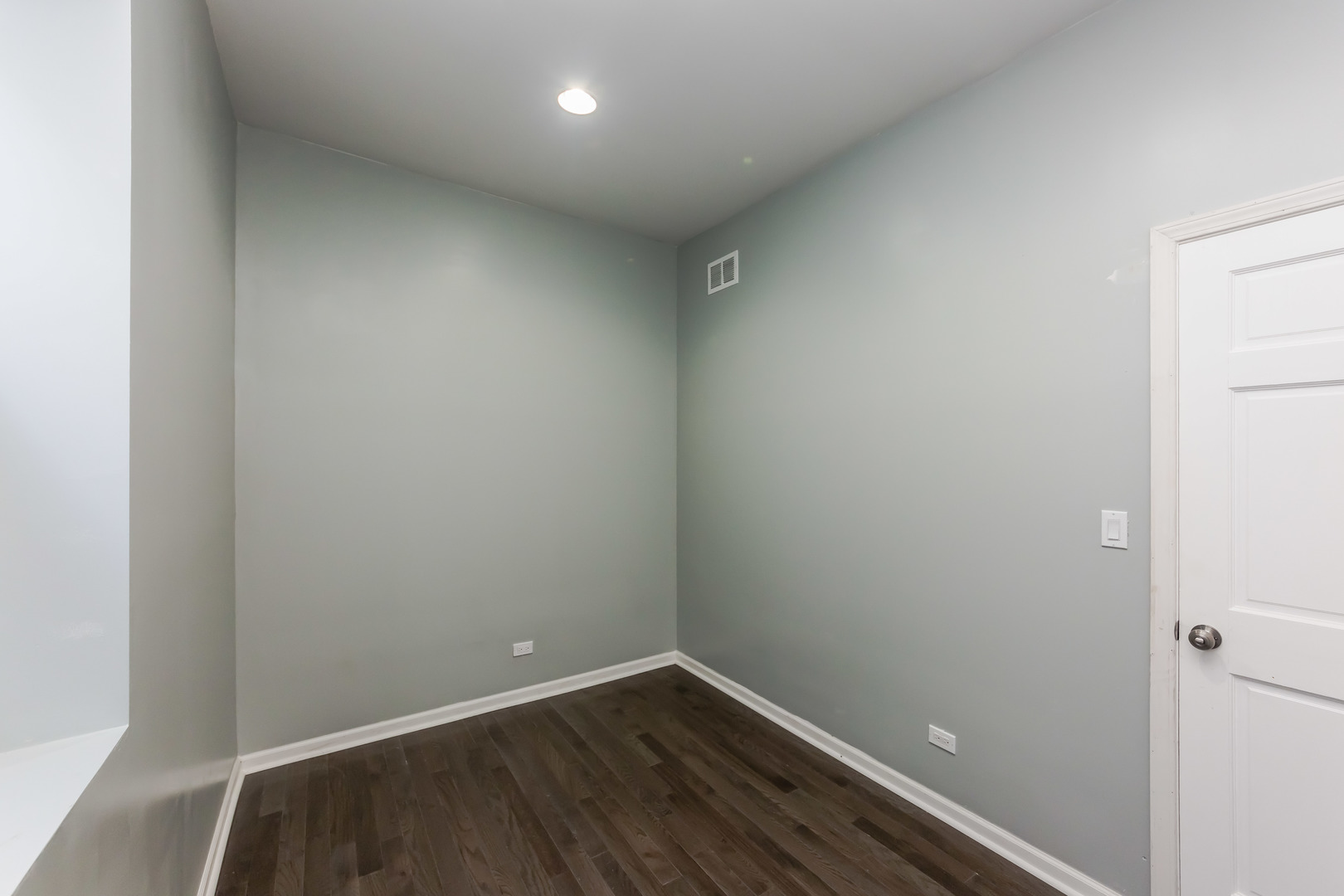352 North Avers Avenue Chicago, IL 60624 - Photo 12 of 18 a view of room with window
