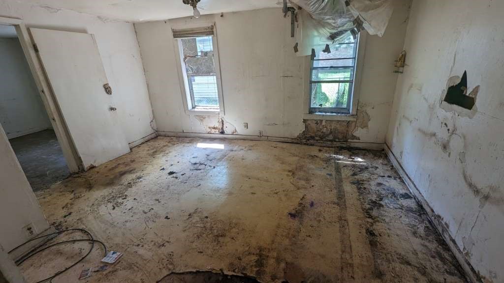 2319 Luther Street Tyler, TX 75701 - Photo 8 of 10 a view of a room with window