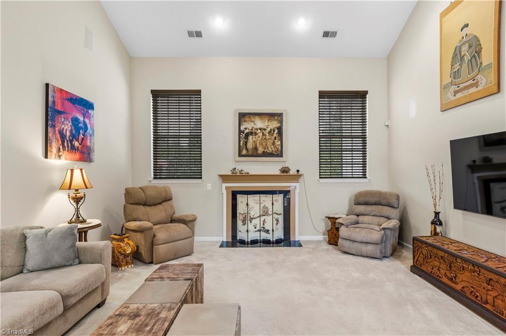 3025 Sycamore Point Trail High Point, NC 27265 - Photo 11 of 40