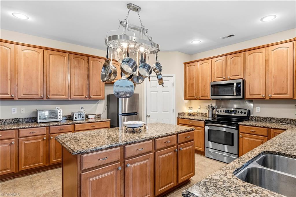 3025 Sycamore Point Trail High Point, NC 27265 - Photo 15 of 40