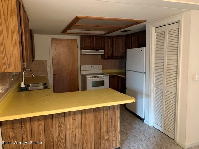 6117 Dees Road Cocoa, FL 32927 - Photo 7 of 18 Kitchen