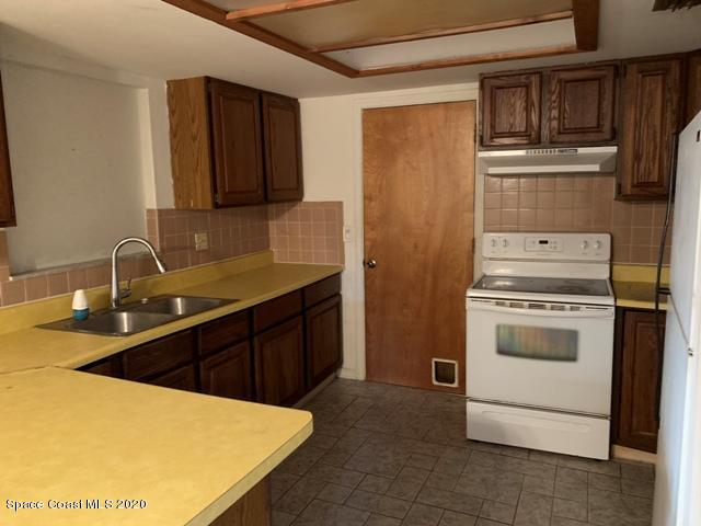 6117 Dees Road Cocoa, FL 32927 - Photo 8 of 18 Kitchen
