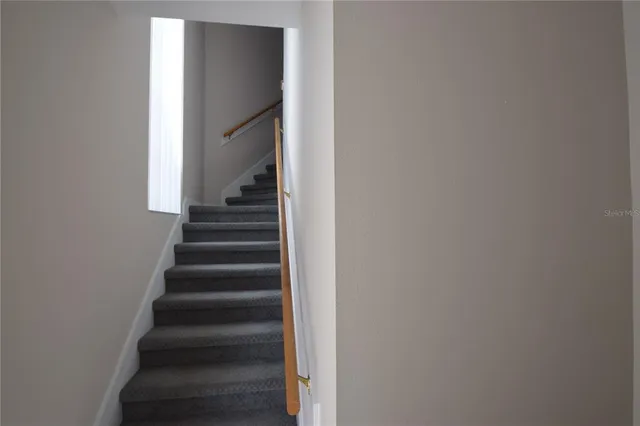 a view of entryway with hallway