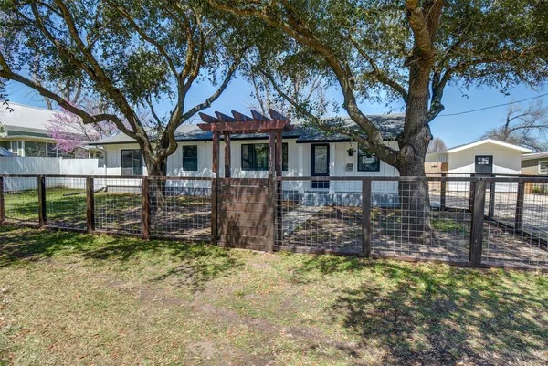 $399,900 | 1106 Spring Street, Bastrop, TX 78602