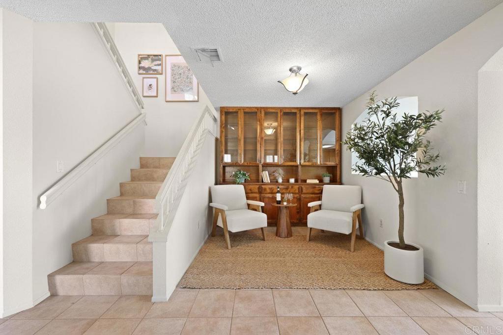 740 Edgewater Drive, Unit D Chula Vista, CA 91913 - Photo 4 of 58