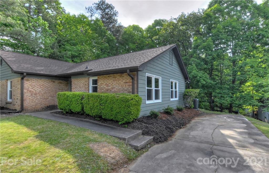 6109 Thermal Road Charlotte, NC 28211 - Photo 2 of 21 Gallery Image 2