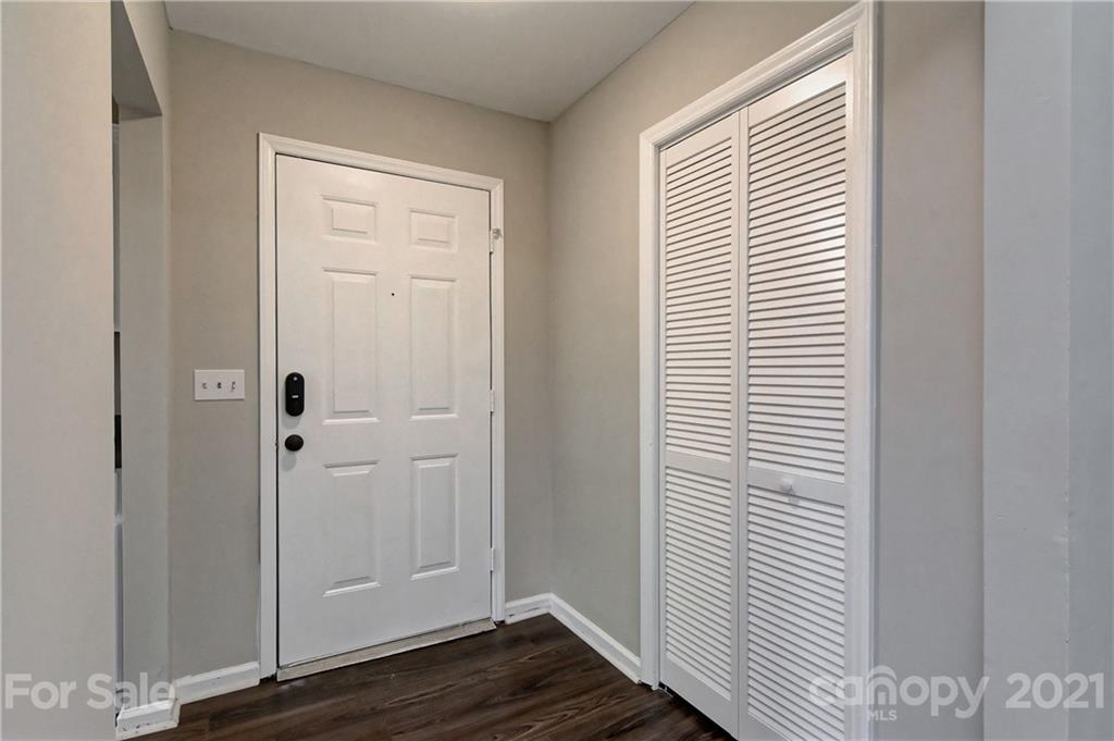 6109 Thermal Road Charlotte, NC 28211 - Photo 3 of 21 Gallery Image 3