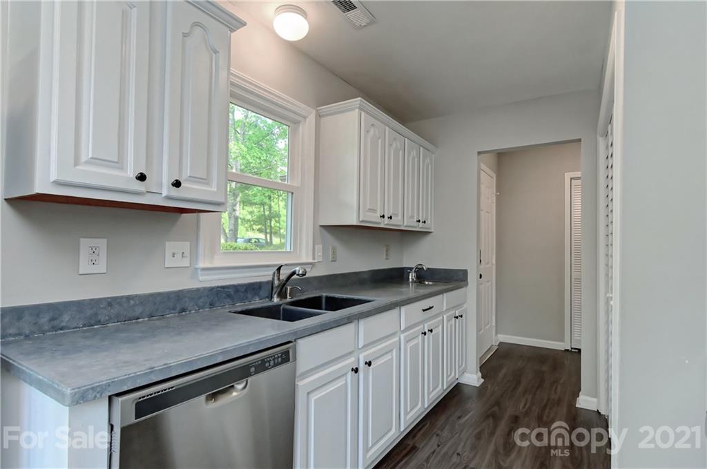 6109 Thermal Road Charlotte, NC 28211 - Photo 8 of 21 Gallery Image 8