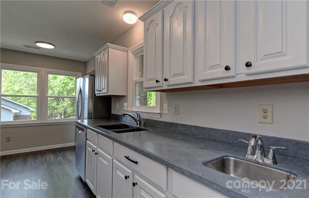 6109 Thermal Road Charlotte, NC 28211 - Photo 9 of 21 Gallery Image 9