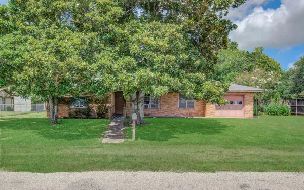 $260,000 | 414 Forest Street, Columbus, TX 78934