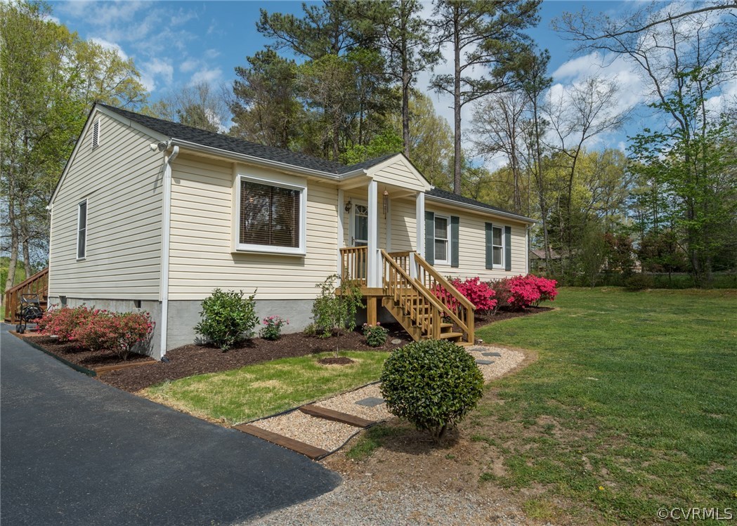 2592 Pilkington Road Powhatan, VA 23139 - Photo 3 of 22 Gallery Image 3