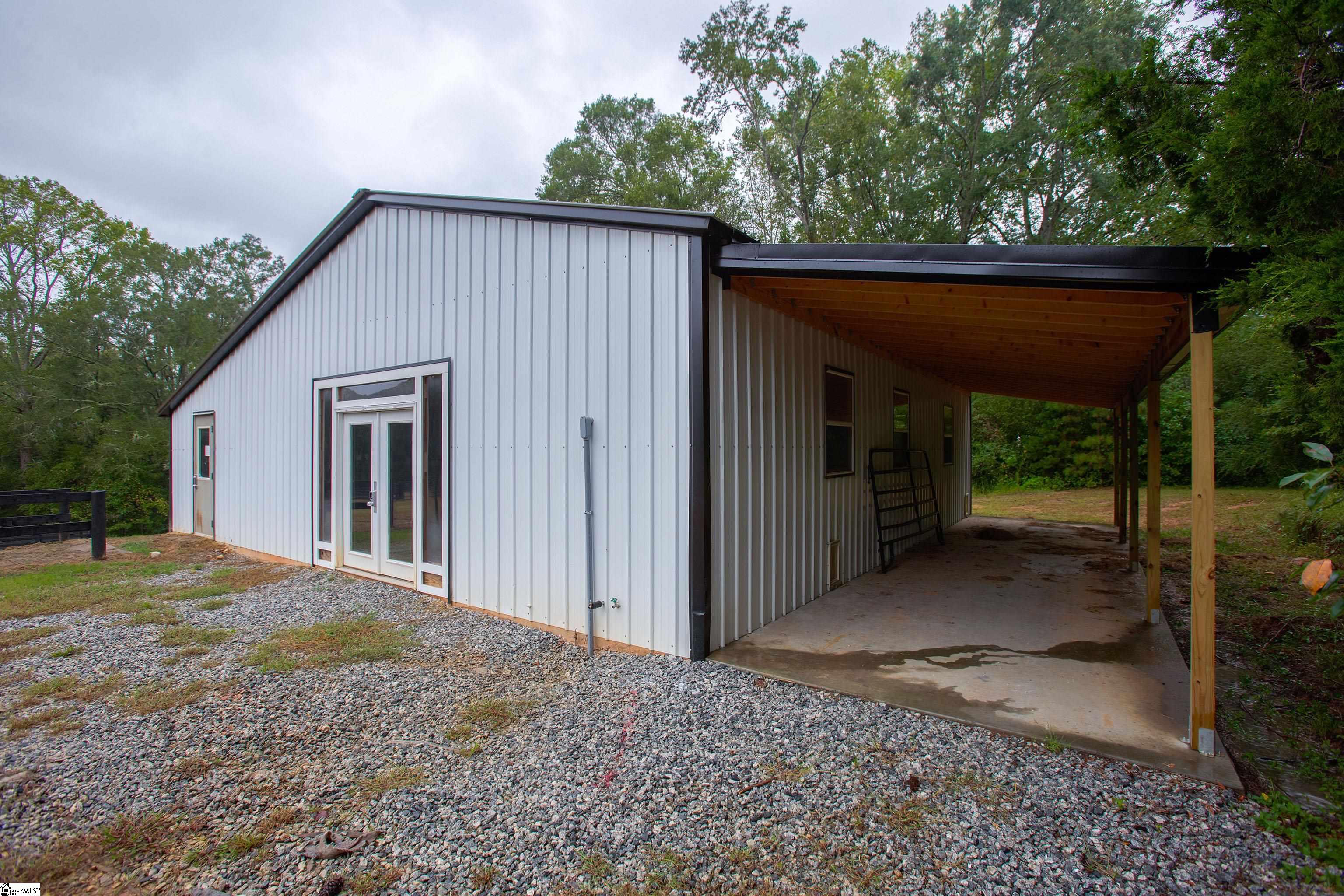 492 Edgewater Road Woodruff, SC 29388 - Photo 19 of 40