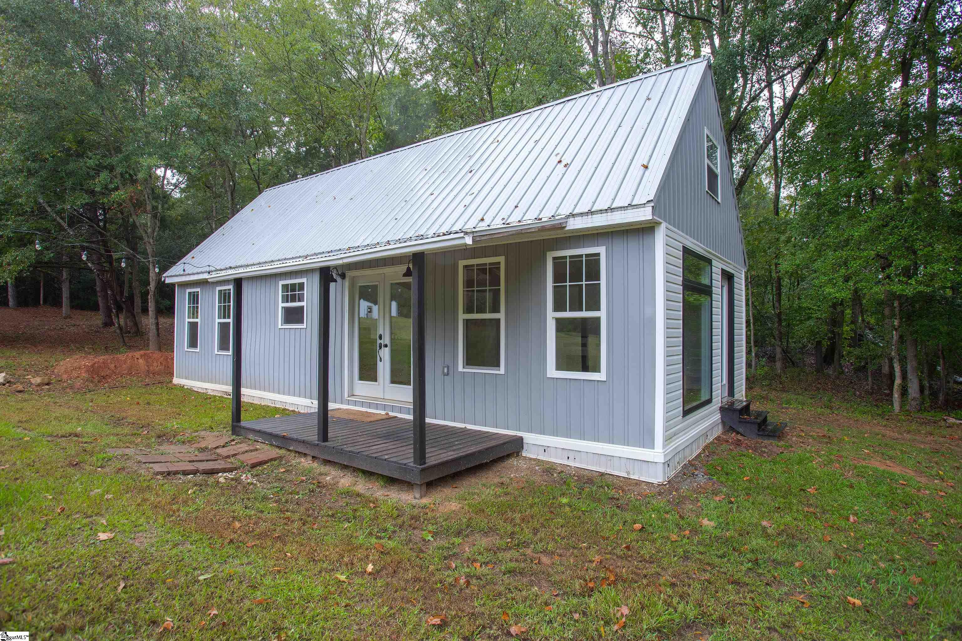 492 Edgewater Road Woodruff, SC 29388 - Photo 2 of 40