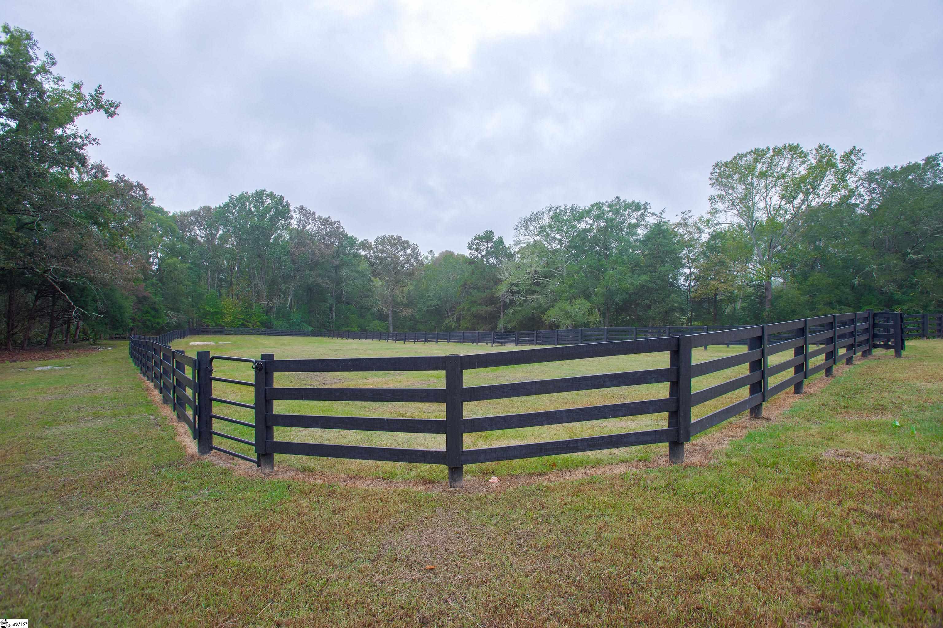 492 Edgewater Road Woodruff, SC 29388 - Photo 23 of 40