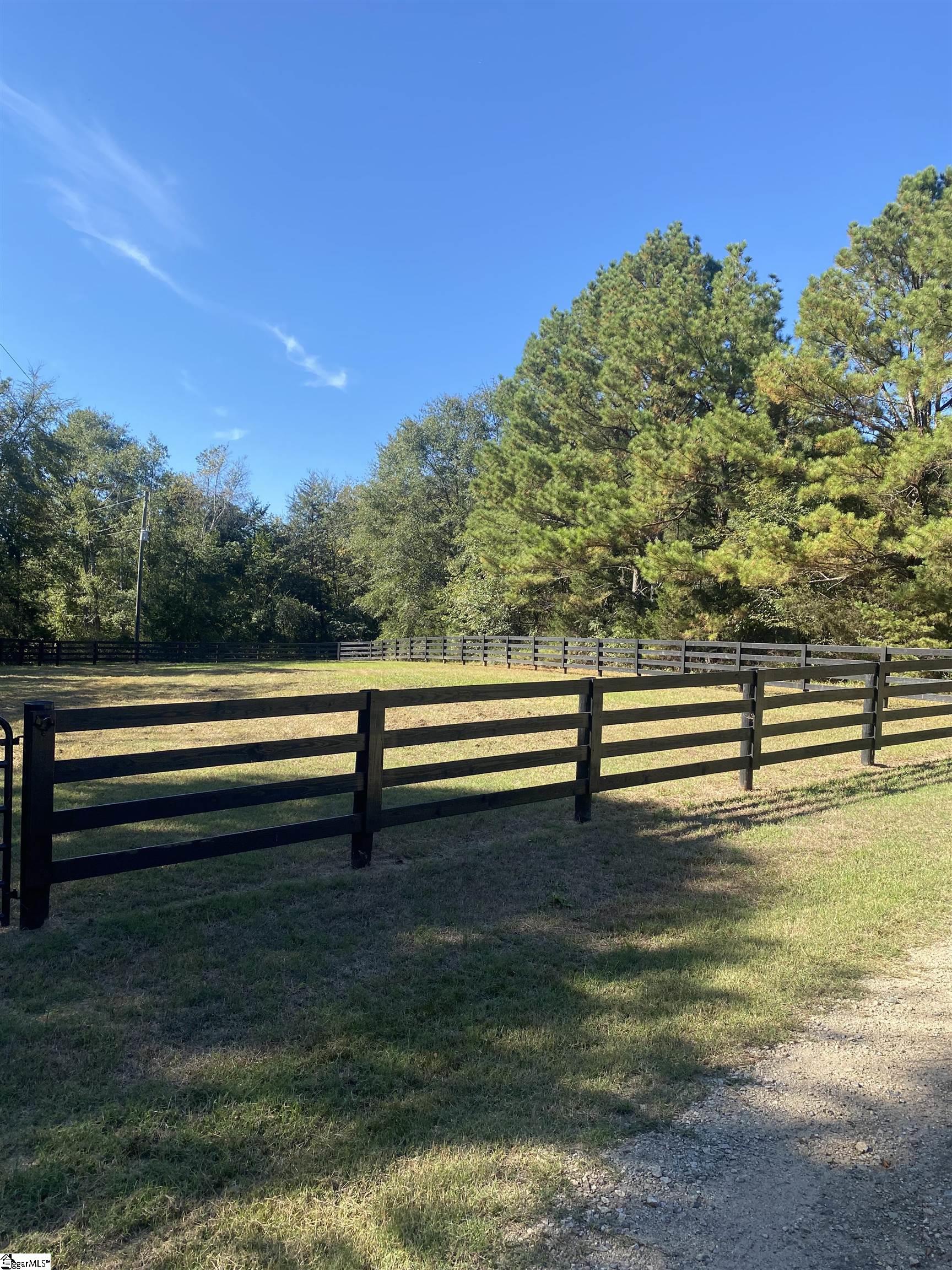 492 Edgewater Road Woodruff, SC 29388 - Photo 27 of 40