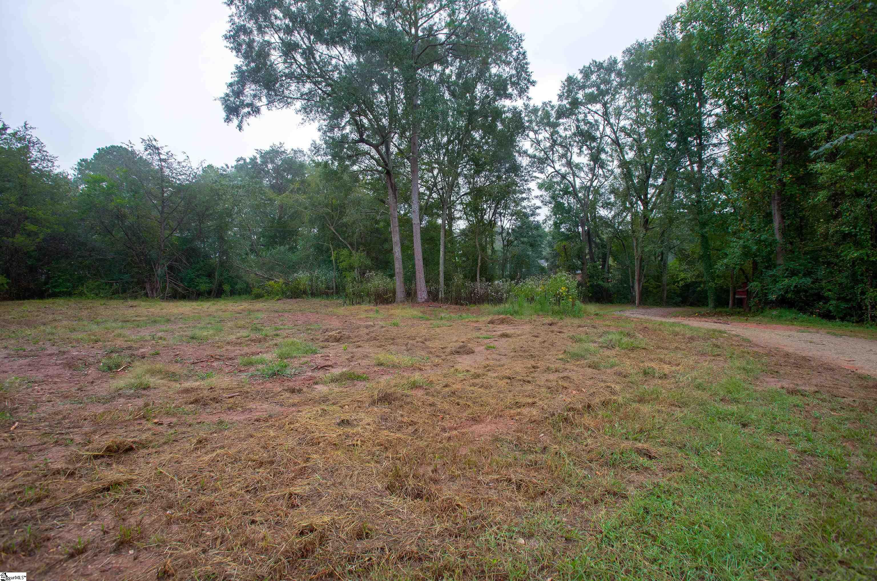 492 Edgewater Road Woodruff, SC 29388 - Photo 29 of 40