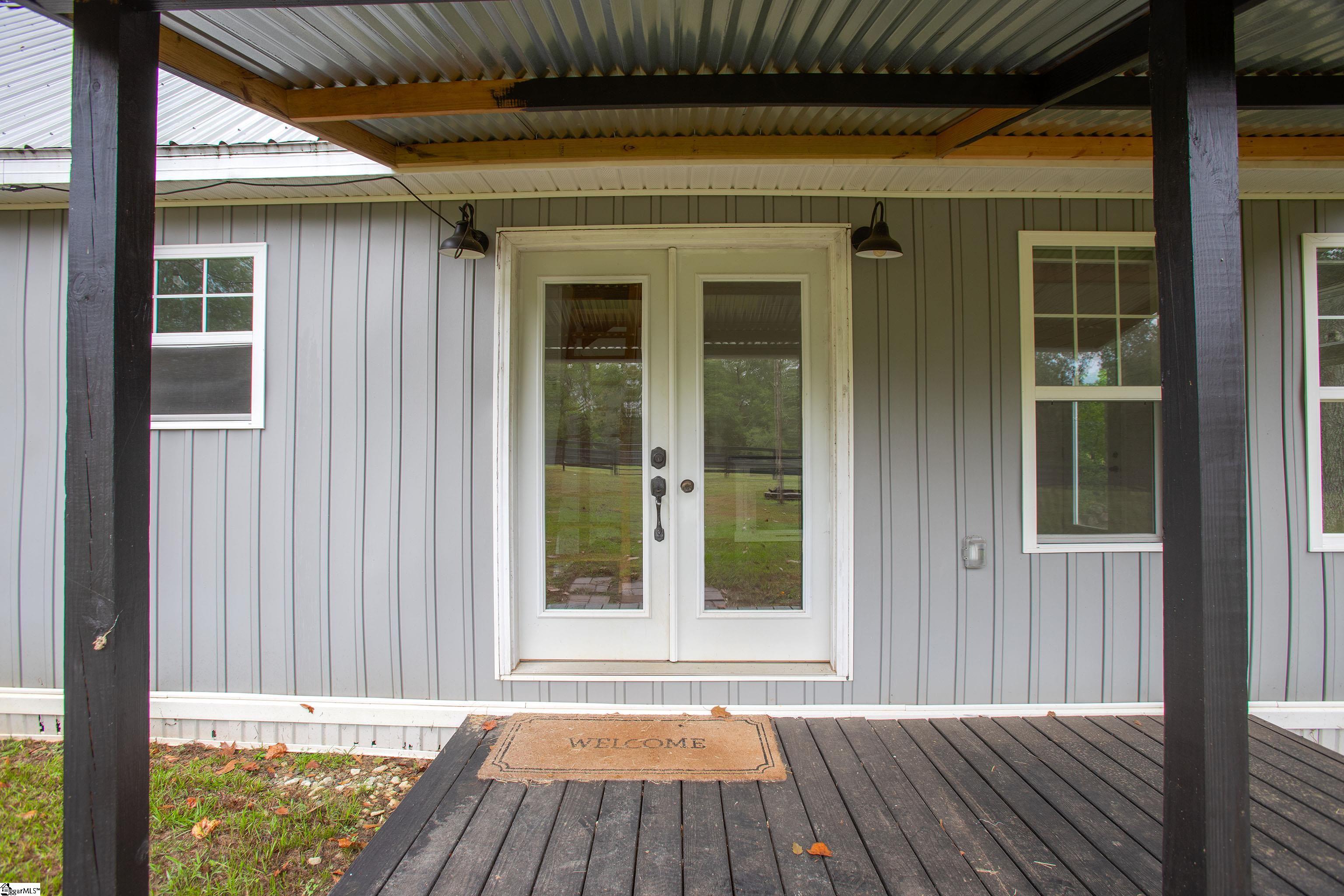 492 Edgewater Road Woodruff, SC 29388 - Photo 3 of 40