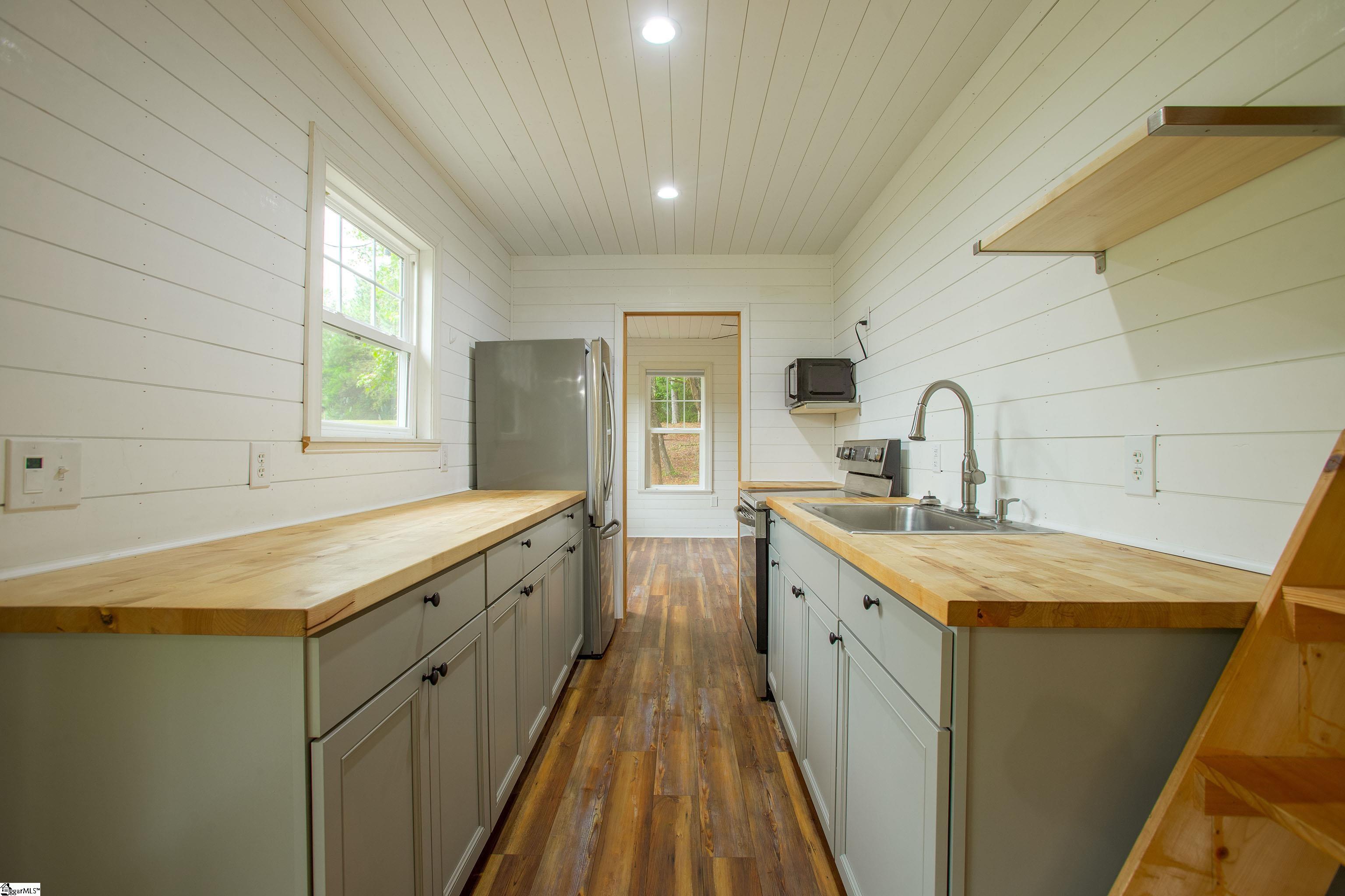 492 Edgewater Road Woodruff, SC 29388 - Photo 8 of 40